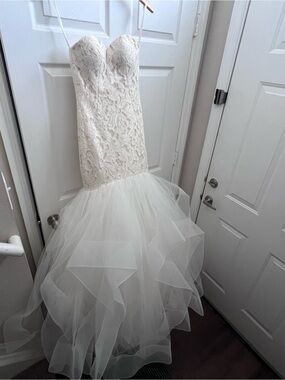 Hayley Paige Occasions Ivory Lace Mermaid Wedding Dress